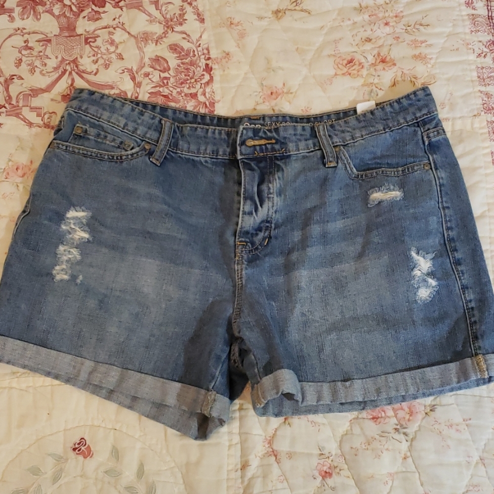 Gap Sexy Boyfriend Short